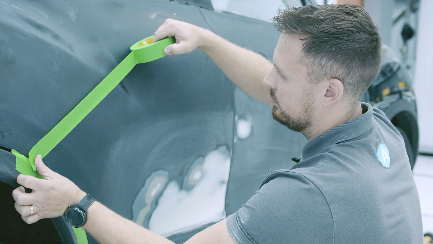 Q1 How To Video Axiom Q1® High Performance Masking Tapetavola Da Disegno 1